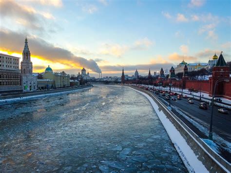 Московская река и ее окружение