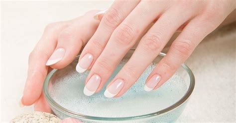 Недостаточное увлажнение кутикулы