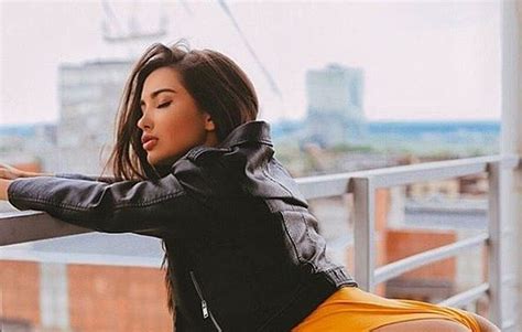 Планирует новую карьеру