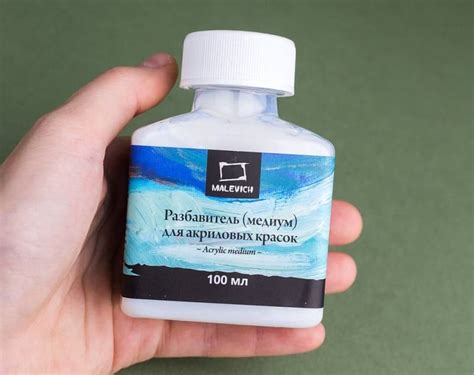 При нанесении акрилового лака