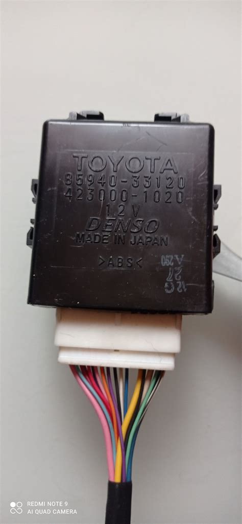 Назначение и роль реле в системе управления дворниками автомобиля Toyota Camry 40