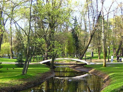 Парк "Центральный": идеальное место для романтической прогулки