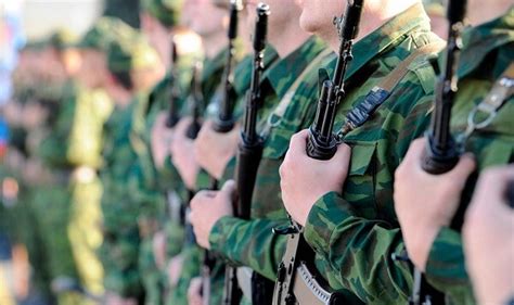 Умение обращаться с оружием: главный признак ведьмачества