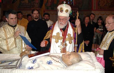 Предсказания и предупреждения в снах с покойником