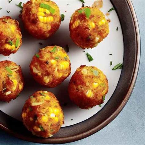 Запеченные кукурузные шарики с сыром