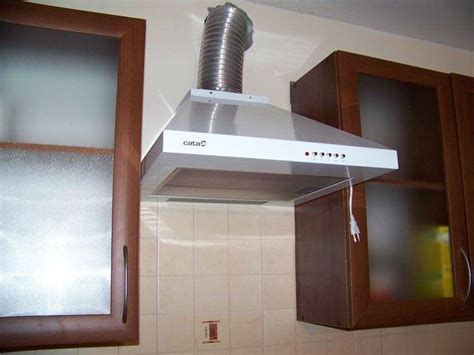 Какие факторы следует учесть при выборе вытяжки для кухни