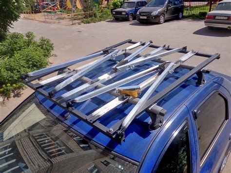 Монтаж багажника на крышу автомобиля