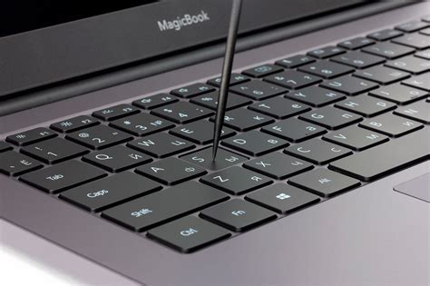 Определение возможности включения подсветки клавиатуры на Honor MagicBook
