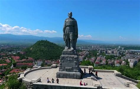 Памятник Советским воинам