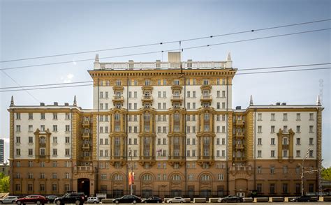 Поиск зарубежного посольства в Москве