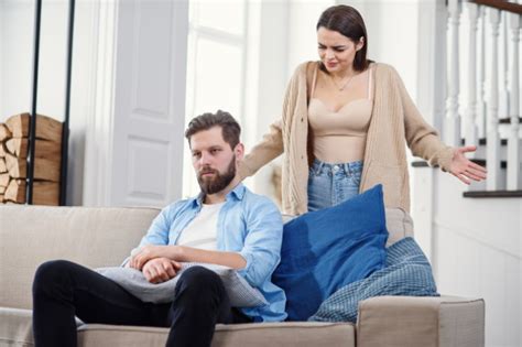 Причины, по которым мужчина может изменить жене на работе