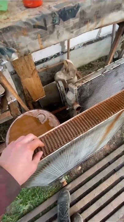 Процесс чистки радиатора