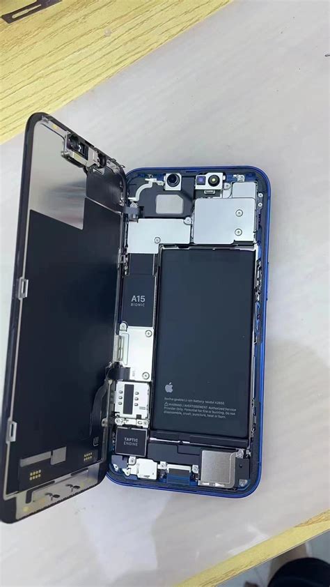 Разбор структуры iPhone 13