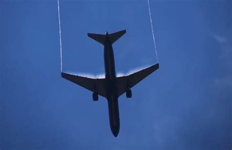 Символика самолета, падающего в воду