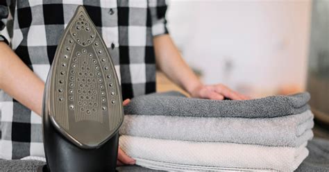 Шаги по очистке утюга Braun от накипи