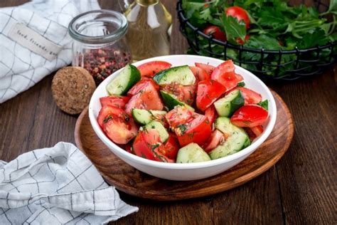 Толкование сна с кислыми помидорами и огурцами